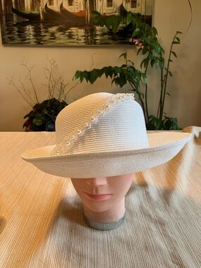Elegant Women's White Pearl-Trim Satin Ribbon Hat